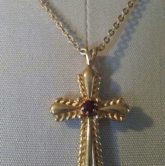 Vintage Avon Gold & Garnet Necklace - Picture 2 of 6